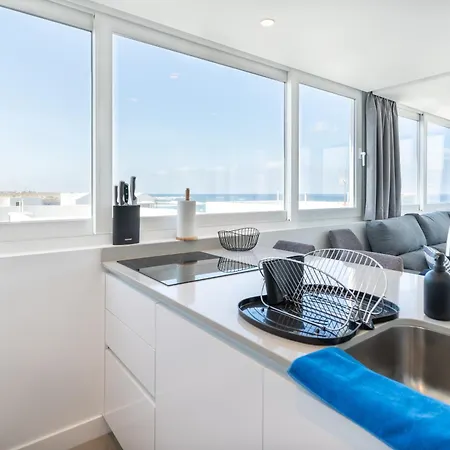 2 Sea Breeze * Famara